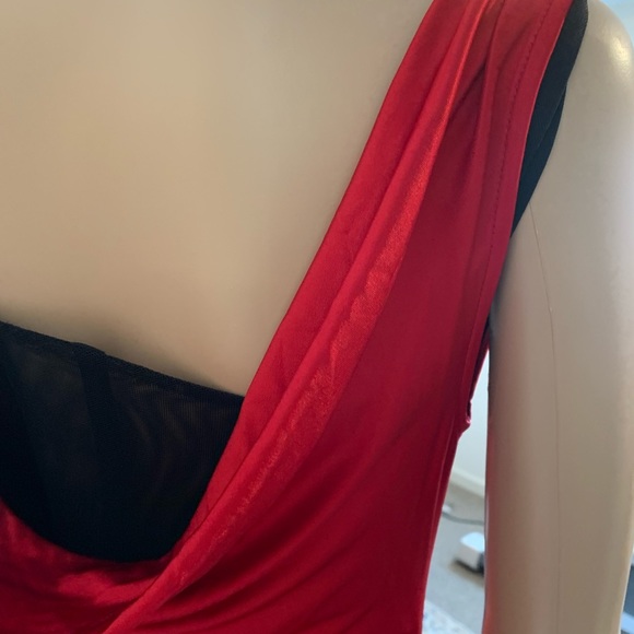 (BCBG MAXAZRIA) Woman’s Beautiful red clothes - Picture 7 of 11